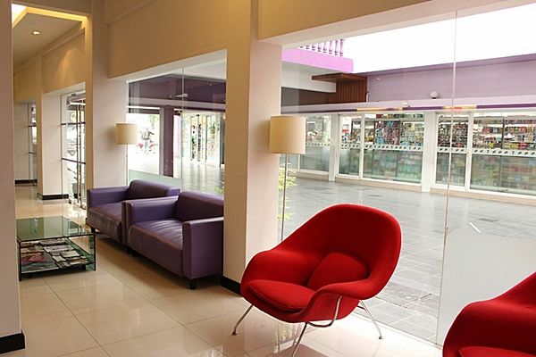Khách sạn The Embassy Sathorn Bangkok